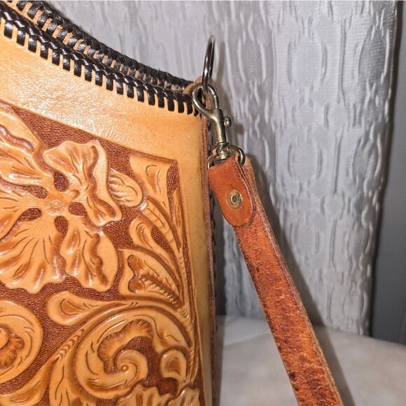 Vintage tooled leather Med. bag 14" - Picture 15 of 16